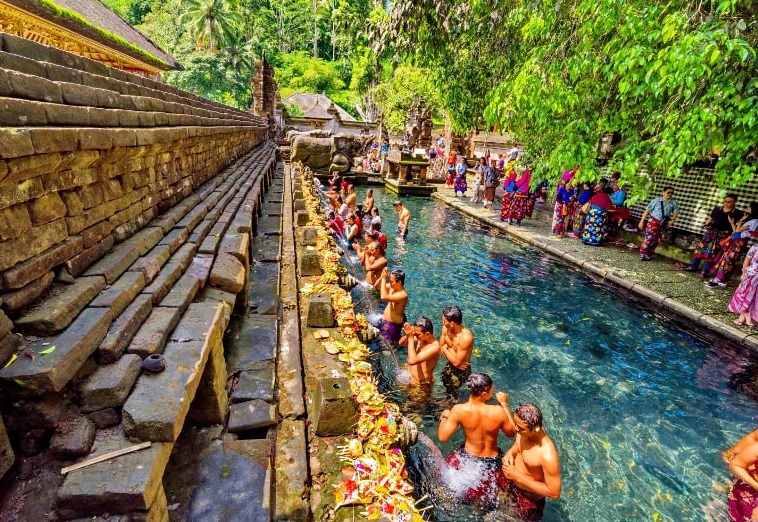 Quels sont les activités les plus insolites à faire pendant un voyage à Bali ?
